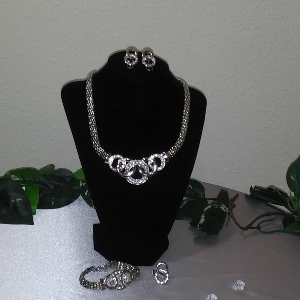 Chrome Necklace Set